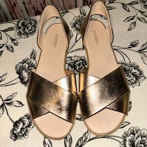 Chic Gold Sandals perfect for any occasion